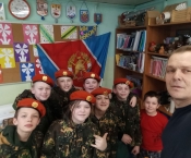 В Ленинградской области у юных пожарных состоялись занятия по пожарно-строевой подготовке